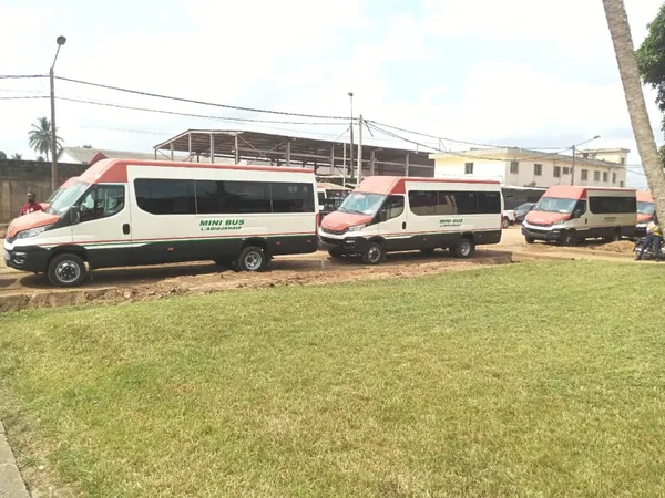 Minibus Gbaka « Daily Ivoire »: « et si on passait à Gbaka, son Yango »
