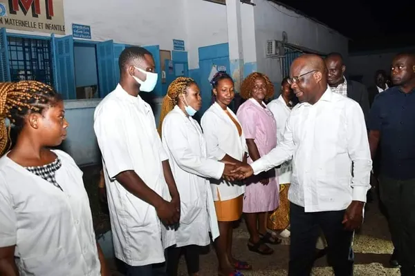 Le Ministre Dimba visite plusieurs centres de santé à Agboville