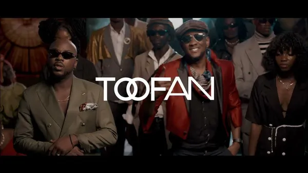 TOOFAN – C’est pas normal, « Parti de zéro, il m’a rendu héro » : Paroles – Lyrics