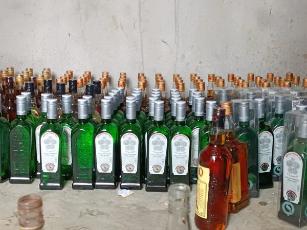 Côte d’Ivoire: une usine clandestine de fabrication de boissons alcoolisées frelatées démantelée à Anyama