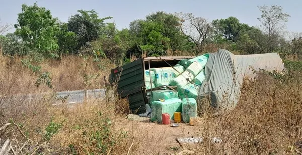 Accident à Niakara: un camion-remorque tombe dans un ravin