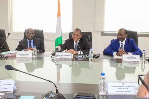 Logements en Côte d’Ivoire : un déficit de 600 mille unités par an selon le ministre Bruno Koné