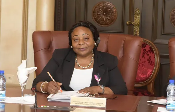 Qui est Manuela Roka Botey, la 1ère femme, nommée Première ministre de Guinée équatoriale ?: CV et Bio