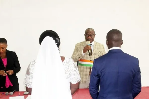 Acquisition nationalité ivoirienne : le mariage ne suffit plus, il faut désormais une période probatoire de 5 ans