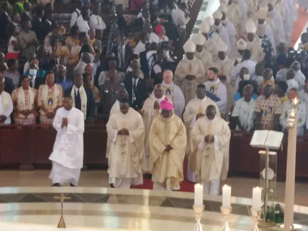 Revue de presse ivoirienne du 29 décembre 2023 : l’Eglise catholique africaine dit non à la bénédiction des couples homosexuels, Doumbouya à Abidjan