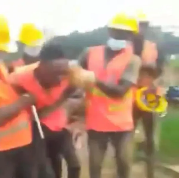 Affaire violence d’un contremaître chinois contre un ouvrier du 4eme pont d’Abidjan: Jean Bonin réagit, « c’est regrettable ! »