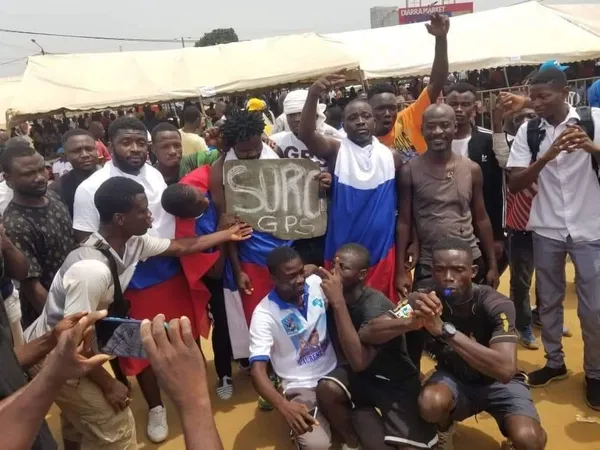 Affaire drapeaux russes au meeting du PPA-CI: « qu’on nous donne la liste des drapeaux interdits en Côte d’Ivoire » (Steve Beko)