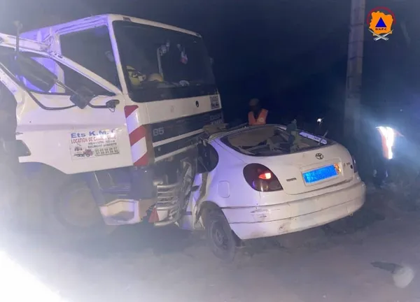 Grave accident de la circulation à Man : collision entre un camion poids-lourd et un véhicule de transport, 3 morts
