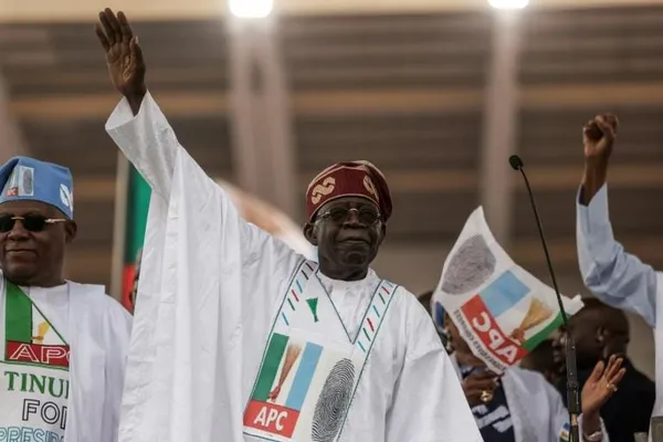 Qui est Bola Tinubu, le candidat déclaré vainqueur à la présidentielle 2023 au Nigeria ? : CV et bio