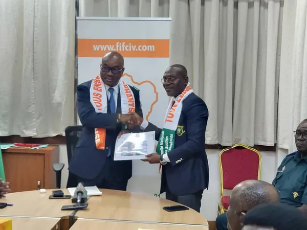 Côte d’Ivoire vs Comores le 24 mars 2023: le CNSE remet sa matrice d’actions au Président de la FIF