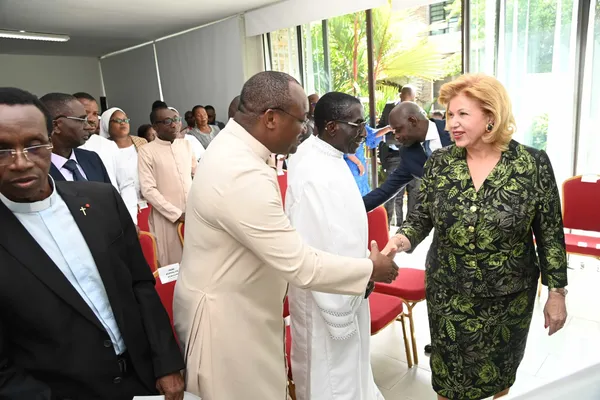 Carême et Pâques 2023: Dominique Ouattara offre des dons en vivre d’une valeur de 130 millions F CFA à la communauté chrétienne