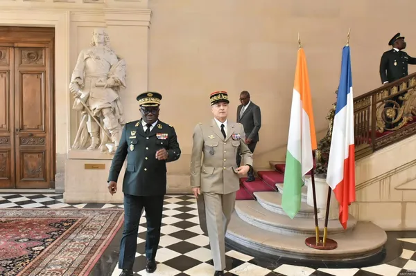 Le Général Lassina Doumbia fait Commandeur de l’ordre de la Légion d’honneur française