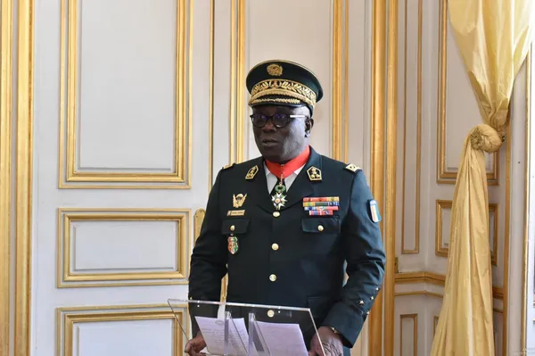 Soyez « des identités remarquables plutôt que des parenthèses regrettables », le Général Lassina Doumbia aux nouveaux sous-lieutenants des FACI