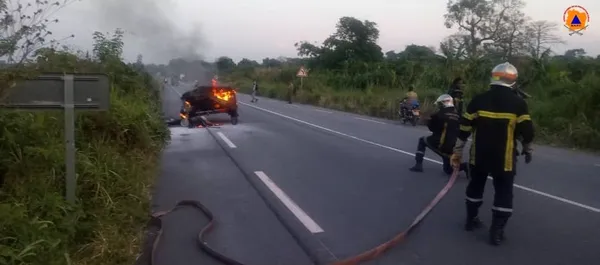 Agboville: un taxi dont le conducteur utilise le gaz butane comme carburant prend feu