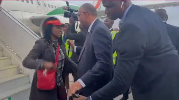 Arrivée des premiers ivoiriens depuis la Tunisie ce samedi 4 mars 2023: vidéo