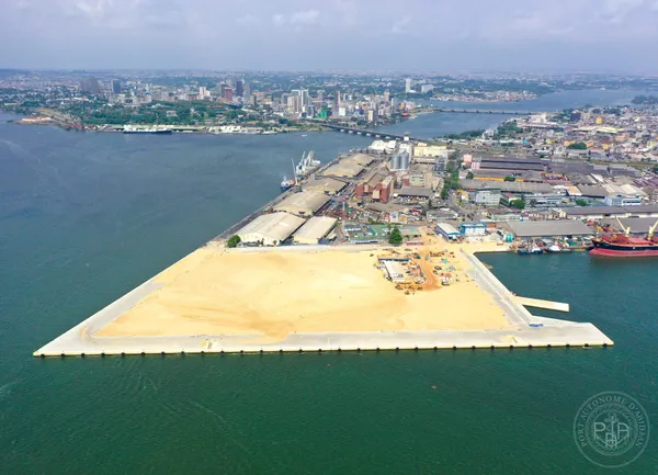 Economie ivoirienne: « le port d’Abidjan, à lui seul, enregistre près de 76% des recettes douanières du pays »