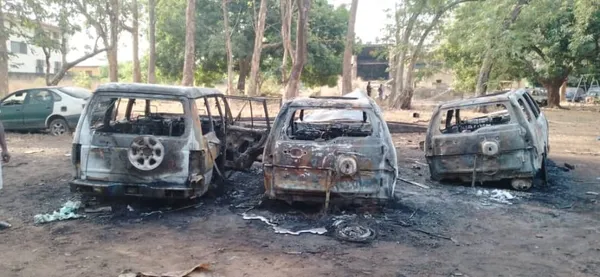 Bouna : 5 véhicules incendiés par « un commando invisible » ce vendredi 17 mars 2023