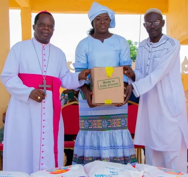 Carême 2023 : le PPA-CI fait des dons aux communautés musulmane et catholique d’Agboville