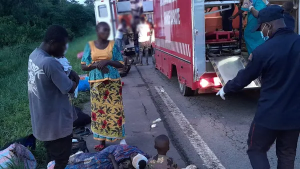 Un mini car de transport fait une sortie de route sur l’axe Azaguié-Adzopé: 19 victimes