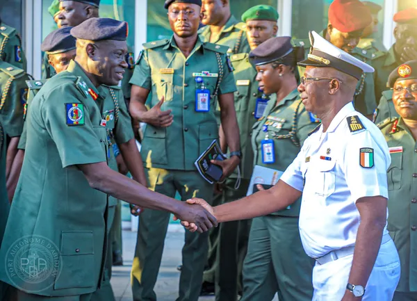 Intervention militaire au Niger : les militaires de la CEDEAO se réunissent à Accra ce jeudi