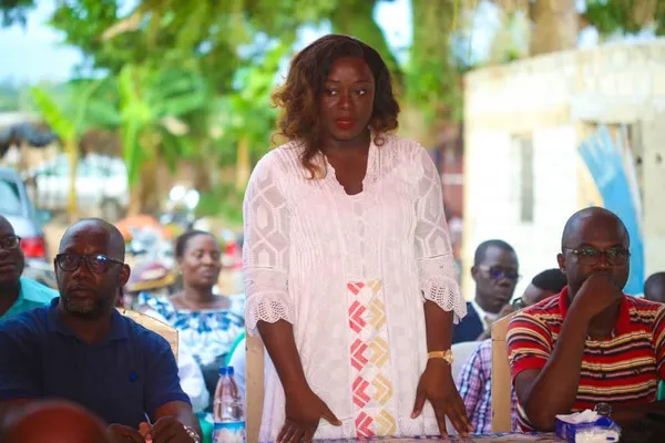 Municipales du 2 septembre 2023 : Aké M’Bo Esther reçoit la bénédiction des chefs des quartiers d’Agboville