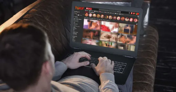 « Comment se libérer de la pornographie » : les conseils du Prêtre catholique ivoirien, Gbaka dans son livret « tout ce que la pornographie peut t’apporter »