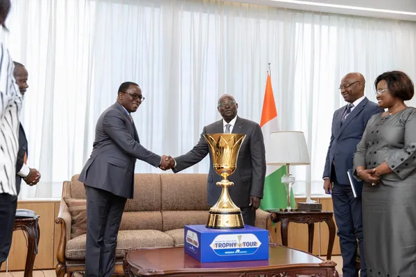 Le trophée de la Coupe du monde FIBA chez Tiémoko Koné, Vice-Président de Côte d’Ivoire