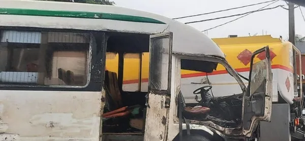 Accident à Yopougon : collision entre camion citerne et un gbaka, 2 victimes
