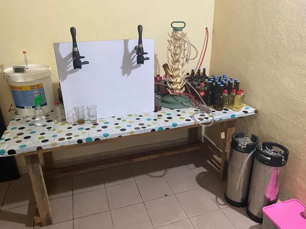 Yopougon : un entrepôt de fabrication de boissons alcoolisées démantelé au quartier Maroc