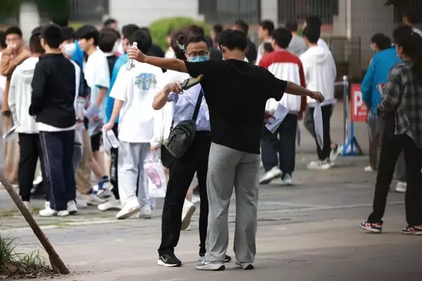 BAC 2023 Chine: 13 millions candidats en lice ce mercredi, des scanners à reconnaissance faciale en place