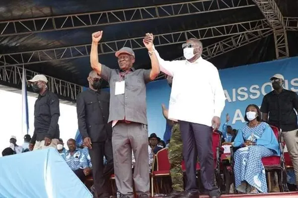 Laurent Gbagbo pleure la mort de Ni John Fru Ndi