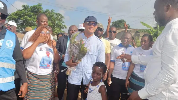 Michel Gbagbo communie avec les habitants d’Azito Ferme