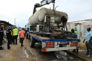 Un site de transvasement illégal de gaz de 3 citernes de 4 tonnes démantelé à Abobo par le ministère des Mines