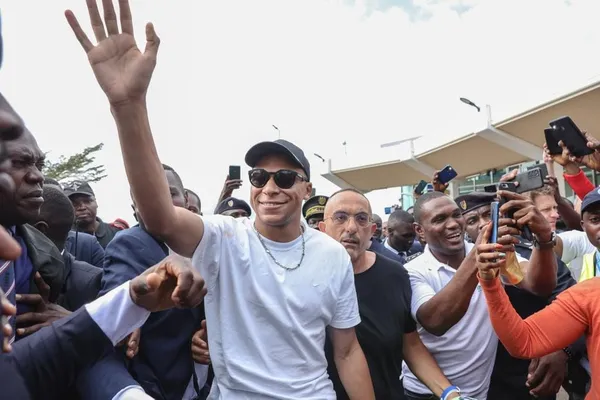 Kylian Mbappé au Cameroun, pays natal de son père: des images