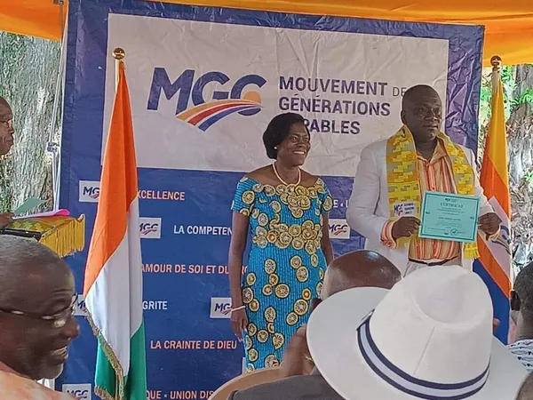 Municipales et régionales ivoiriennes 2023: Simone Gbagbo présente son commando