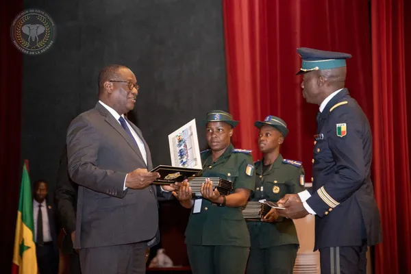 Remise de Brevets aux 24 officiers supérieurs, auditeurs du 4e CESD