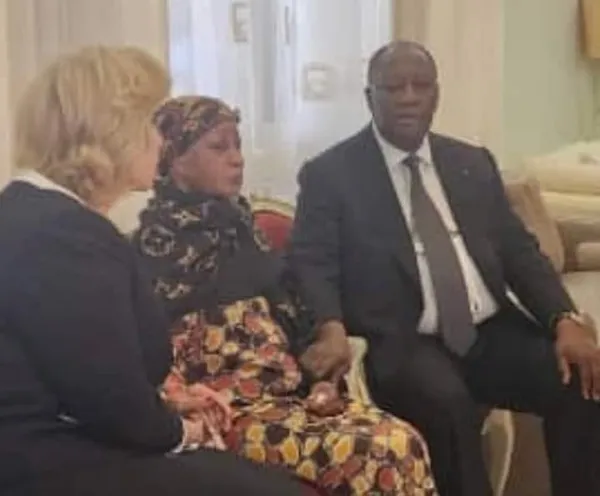 Décès de Bédié : Ouattara et Dominique aux côtes d’Henriette Bédié inconsolable, les images
