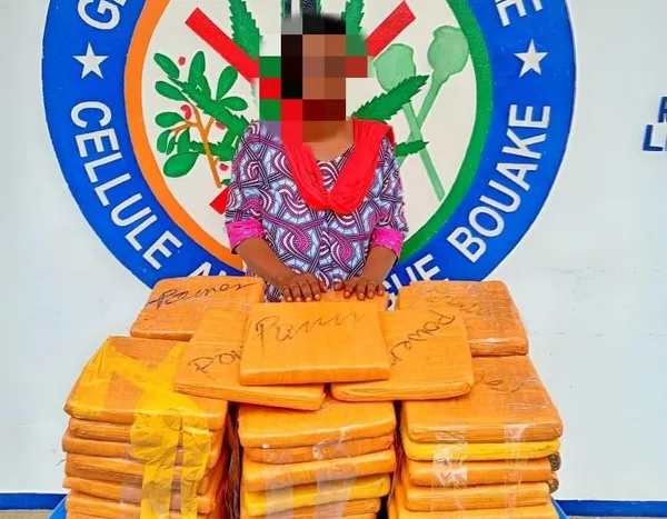 Trafic de drogue : une vendeuse friperie arrêtée avec 70 blocs de cannabis à Bouaké