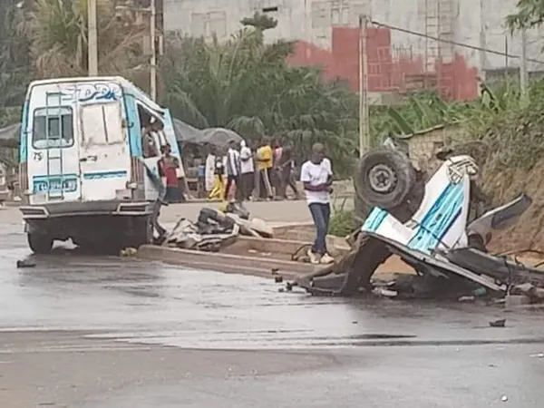 Grave accident à Anyama ce 31 août : un gbaka coupé en deux, 2 morts sur le coup