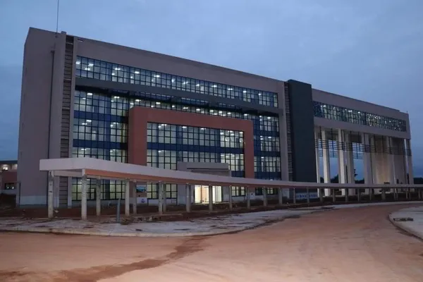 L’université de Bondoukou prête : des images