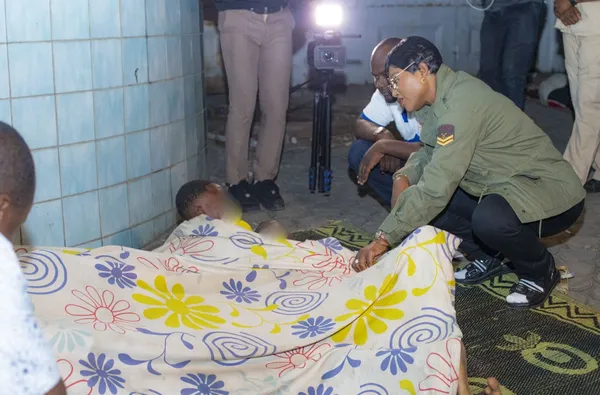 Côte d’Ivoire : une ministre extrait des enfants de la rue