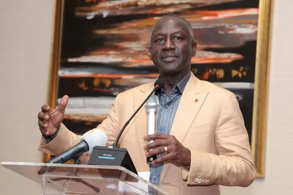 Obsèques de la mère de Patrick Achi en France : Bictogo accompagne l’ex Premier ministre dans la douleur