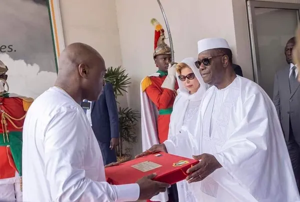 Obsèques Youssouf Bakayoko : Ouattara pleure l’ancien président de la CEI, des images