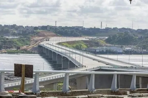 Le 4ème pont d’Abidjan termine à 95%