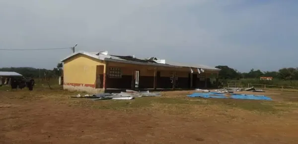 Une tornade ravage le village de Toronou, Côte d’Ivoire : des maisons et une école détruites