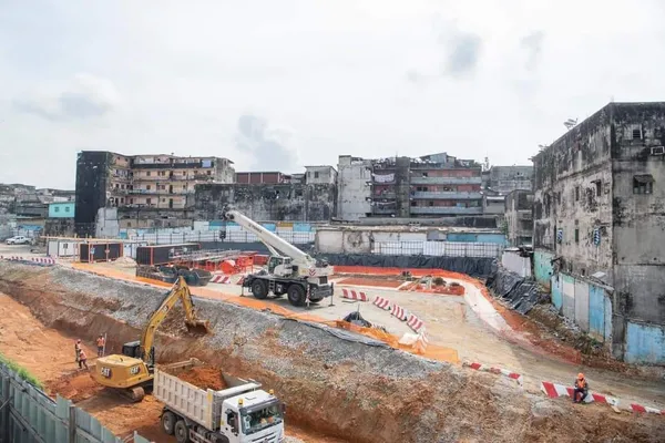 Métro d’Abidjan : les travaux avancent bien, Amadou Koné sur chantier