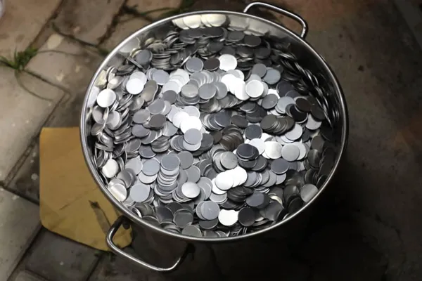 Abatta, Côte d’Ivoire : démantèlement d’une usine de fabrication de fausses pièces de 100 FCFA, deux individus 