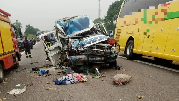 Accident mortel sur la Voie Nationale A1 ce samedi : Un massa percute un camion, 5 morts 