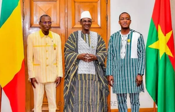 Mali : Apollinaire Joachimson Kyelem fait officier de l’ordre national