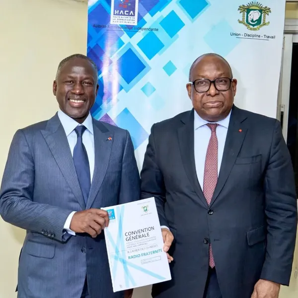 Adama Bictogo renouvelle la convention d’exploitation de la Radio Fraternité de Yopougon